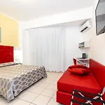 Haus Charlotte Отель Сан-Бенедетто-дель-Тронто