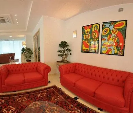 Otel Haus Charlotte 4*
